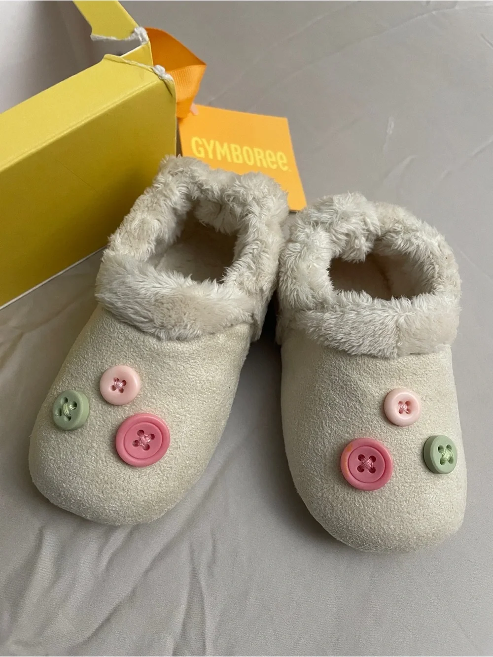 NWT Gymboree Cream Plush Baby Slip-On Booties with Pastel Button Baby Sz 4